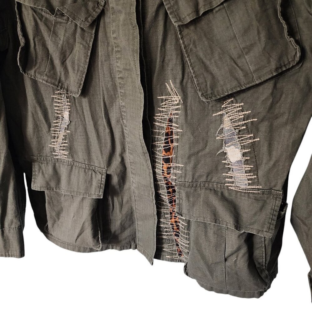 Military-Inspired Size Medium Distressed Cargo Utility Jacket - Picture 3 of 6